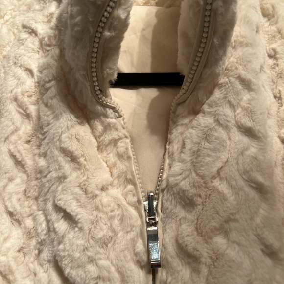 Cato women's size medium vest - Picture 7 of 9